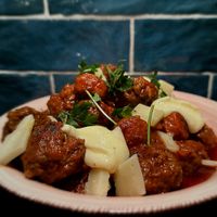 albondigas met chorizo alioli en manchego