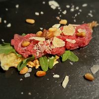 kaaskrokantje met carpaccio