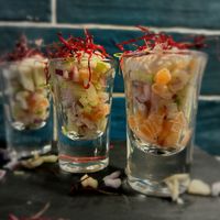 zalmsalade met appel en mierikswortel creme